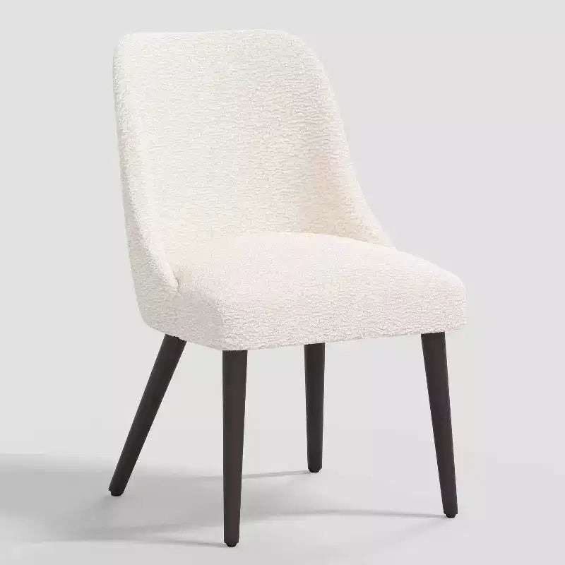 Chaise de salle à manger moderne Geller en peau de mouton naturelle - Threshold™ : Sans accoudoirs, cadre en frêne, rembourrée, capacité de 113 kg