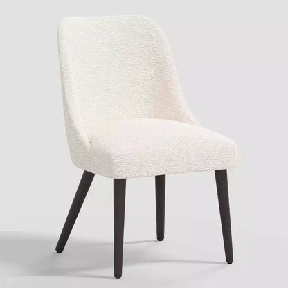 Chaise de salle à manger moderne Geller en peau de mouton naturelle - Threshold™ : Sans accoudoirs, cadre en frêne, rembourrée, capacité de 113 kg