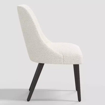Chaise de salle à manger moderne Geller en peau de mouton naturelle - Threshold™ : Sans accoudoirs, cadre en frêne, rembourrée, capacité de 113 kg