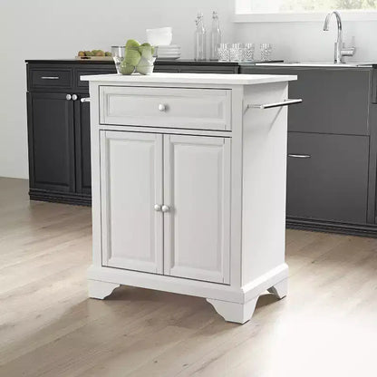 Lafayette, îlot de cuisine/chariot portable en pierre, blanc - Crosley : Cadre en MDF, surface en pierre, barre porte-serviettes, roulettes, 2 portes