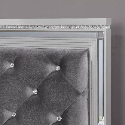 Ensemble de chambre Tenaya 6 pièces pour très grand lit californien, argent/gris - HOMES: Inside + Out : Design glamour, garnitures miroir, capitonnage à boutons
