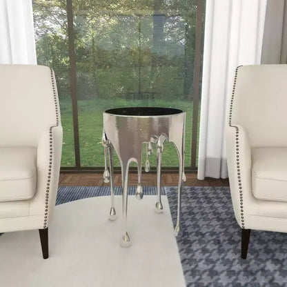 Table d'appoint contemporaine en aluminium fondu - Olivia & May