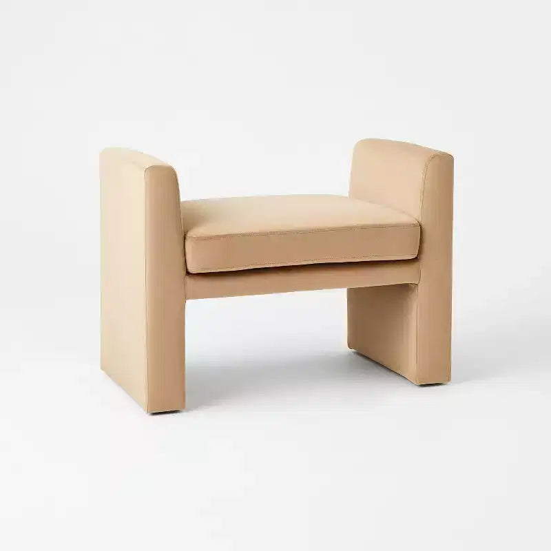 Vernon Ottoman - Threshold conçu en collaboration avec Studio McGee