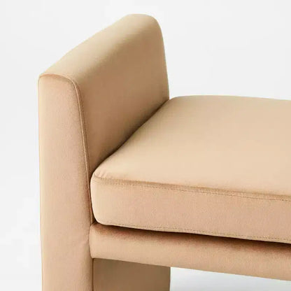 Vernon Ottoman - Threshold conçu en collaboration avec Studio McGee
