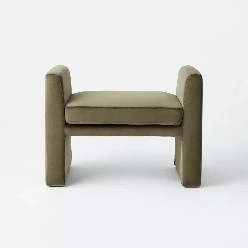 Vernon Ottoman - Threshold conçu en collaboration avec Studio McGee