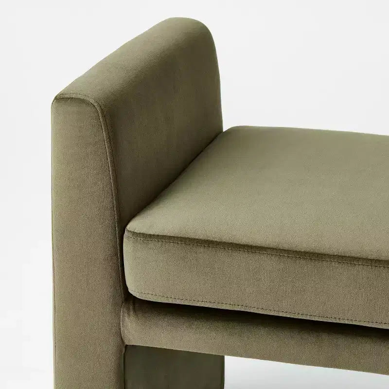 Vernon Ottoman - Threshold conçu en collaboration avec Studio McGee
