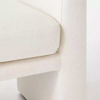 Vernon Ottoman - Threshold conçu en collaboration avec Studio McGee