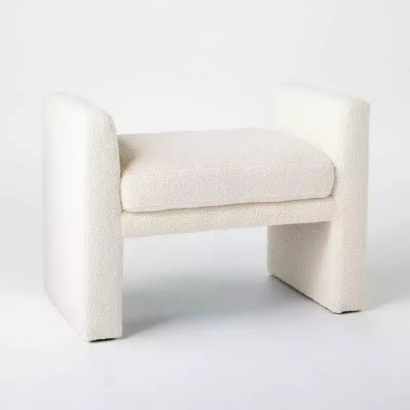 Vernon Ottoman - Threshold conçu en collaboration avec Studio McGee