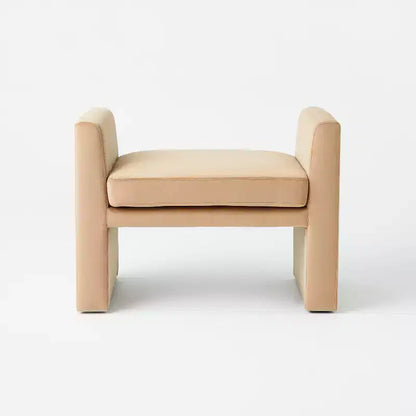 Vernon Ottoman - Threshold conçu en collaboration avec Studio McGee