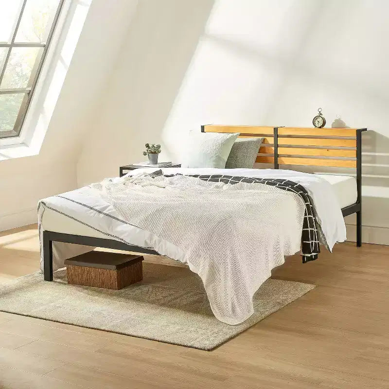 Lit plateforme en métal Kasi de Best Price Mattress avec étagère et tête de lit à panneaux, noir