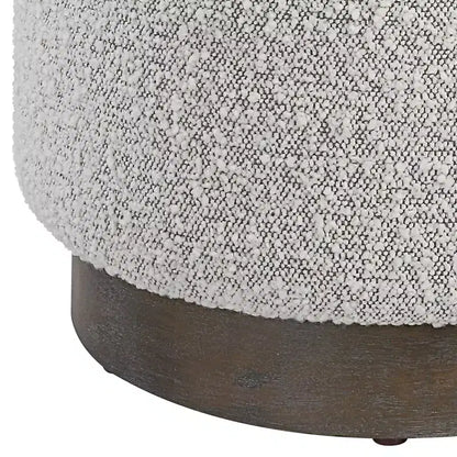 Pouf Avila Uttermost en tissu gris et blanc avec base en bois