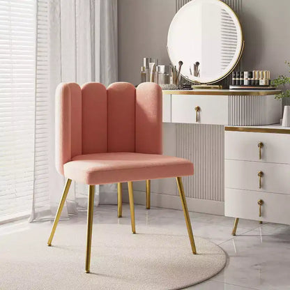 Tabouret de Maquillage en Velours Barbara pour Salle de Maquillage Chaises d'Appoint Modernes pour Salon avec Pieds en Métal Doré | ART OF LIVING DESIGNS-Rose