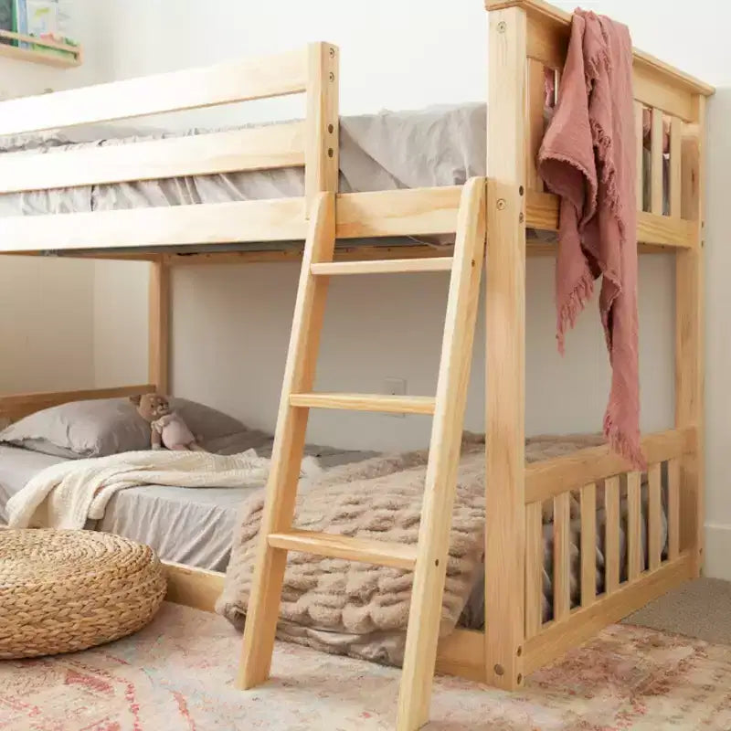 Lit superposé Max & Lily pour enfants, lit superposé bas en bois massif avec échelle pour petite chambre