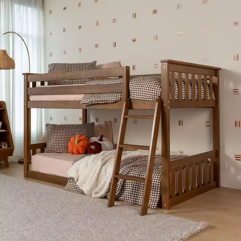 Lit superposé Max & Lily pour enfants, lit superposé bas en bois massif avec échelle pour petite chambre