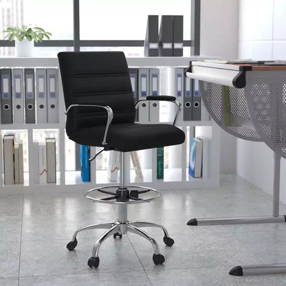 Chaise de bureau Emma et Oliver Mid-Back LeatherSoft avec repose-pieds réglable et base chromée