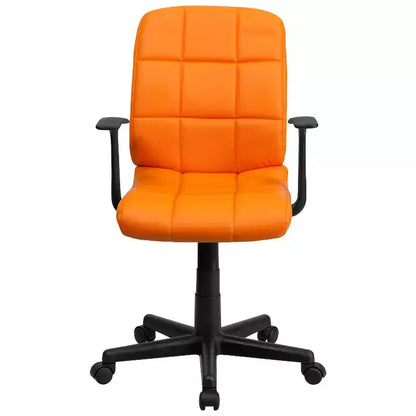Chaise de bureau pivotante Emma et Oliver en vinyle matelassé mi-hauteur avec accoudoirs