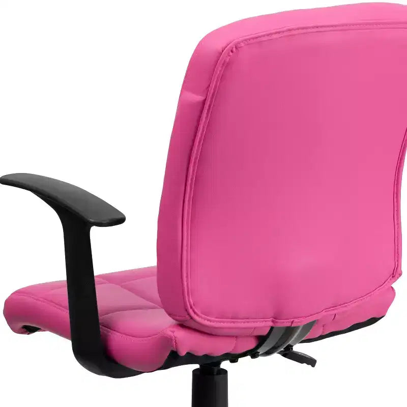 Chaise de bureau pivotante Emma et Oliver en vinyle matelassé mi-hauteur avec accoudoirs