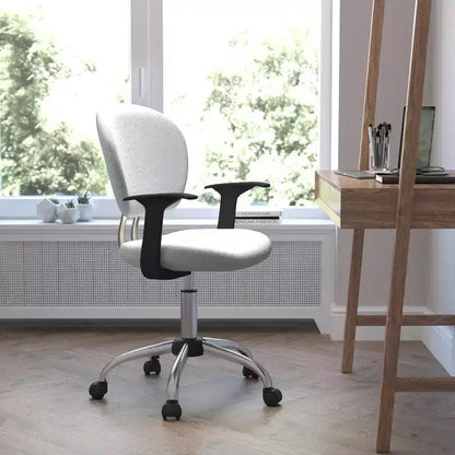 Chaise de bureau Emma and Oliver Mid-Back Mesh rembourrée pivotante avec base et accoudoirs chromés