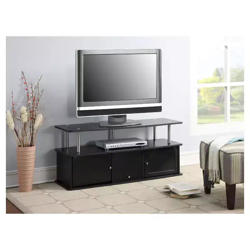 Meuble TV Designs2Go pour téléviseurs jusqu'à 50 pouces avec 3 placards de rangement et une étagère - Breighton Home