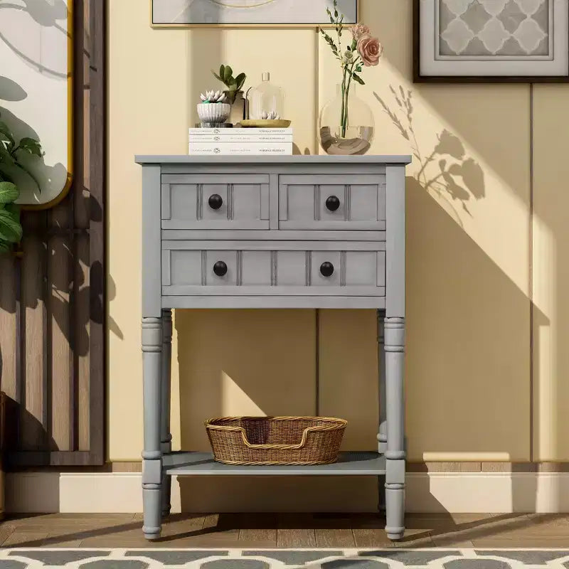 Console ModernLuxe avec trois tiroirs de rangement et une étagère inférieure