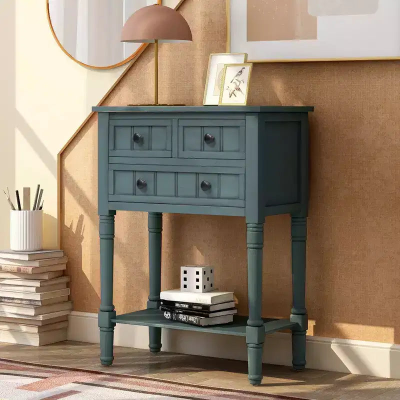 Console ModernLuxe avec trois tiroirs de rangement et une étagère inférieure