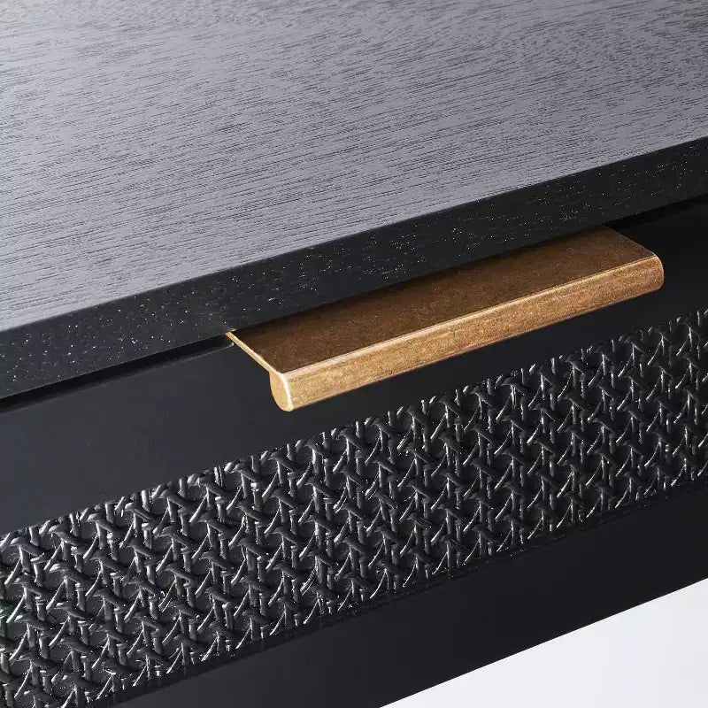 Console de tiroirs tressés East Bluff - Threshold conçue avec Studio McGee