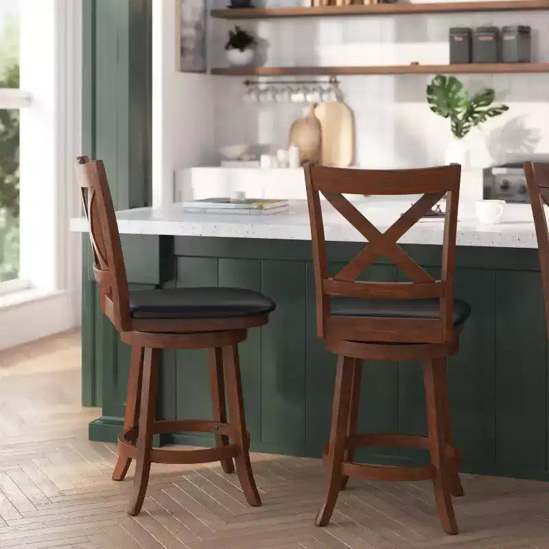 Tabouret de bar pivotant Merrick Lane 24, hauteur comptoir, en bois classique, avec dossier croisé, assise rembourrée et repose-pieds intégré