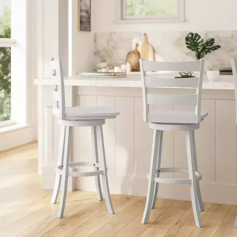 Tabouret pivotant classique en bois à dossier échelle de qualité commerciale Merrick Lane avec siège et repose-pieds en bois massif