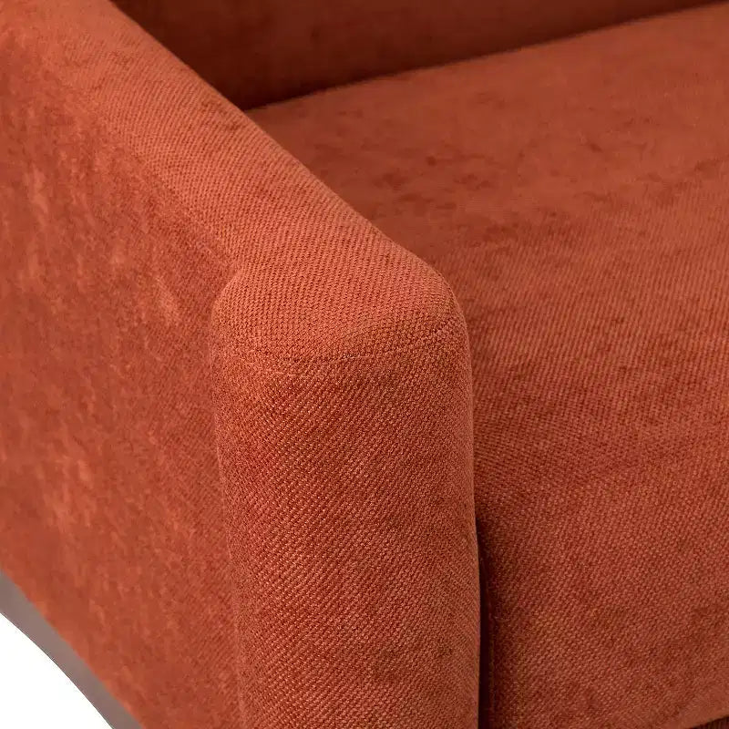 Lot de 2 fauteuils Gérard de style moderne du milieu du siècle avec accoudoirs inclinés | ART OF LIVING DESIGNS