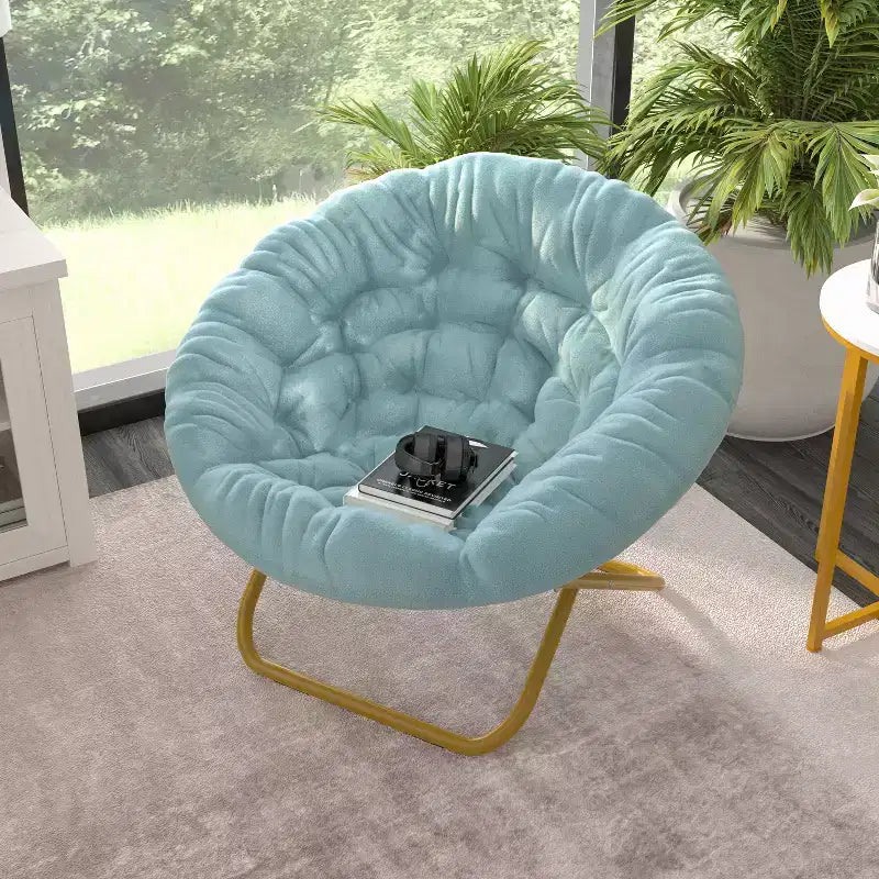 Chaise soucoupe pliante surdimensionnée Emma et Oliver avec coussin confortable en fausse fourrure et cadre en métal pour dortoirs, chambres, appartements et plus encore