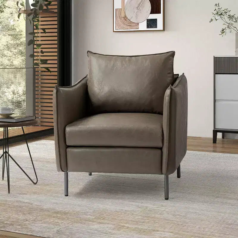 Fauteuil de salon en cuir vegan avec pieds en métal Felix Upholstery | KARAT HOME