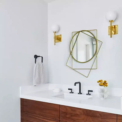 Miroirs muraux modernes à cadre métallique décoratif de forme unique pour la maison, le bureau et tout mur de votre salon, chambre, coiffeuse, entrée.