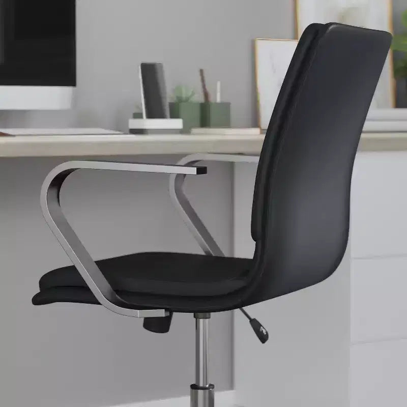 Chaise de bureau Merrick Lane à dossier mi-hauteur avec accoudoirs, siège pivotant réglable en hauteur et base cinq étoiles