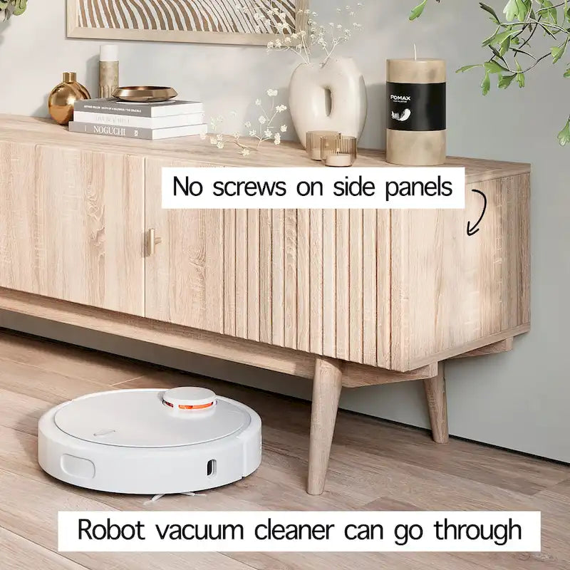 Meuble TV marron — Accueille les téléviseurs jusqu'à 65 pouces, avec un design à lattes et des pieds en bois massif.
